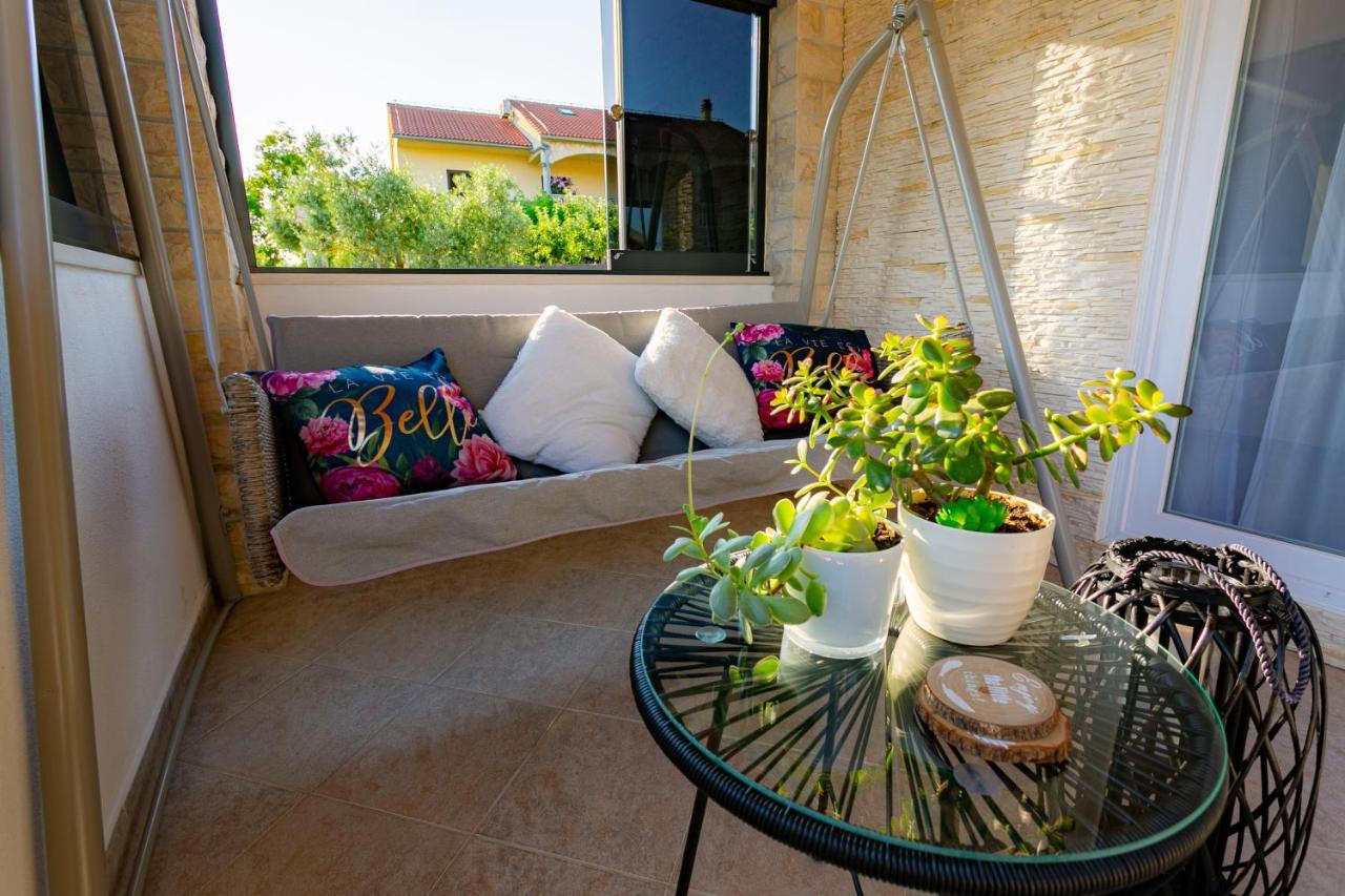 Villa Lorema-Pet Friendly On 5000 Sqm Garden,Pool, Jacuzzi, Billiard&Ps5 Sveti Filip i Jakov Exterior photo